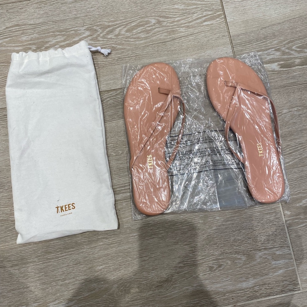 Brand new Tkees size 9